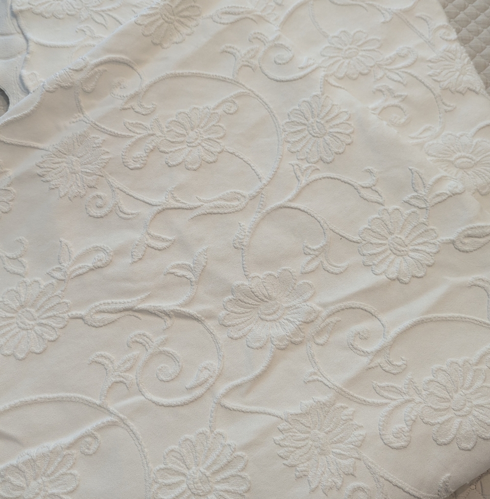 THE LINEN SOURCE Ivory Mattelasse Twin Bedspread Coverlet - Picture 2 of 7